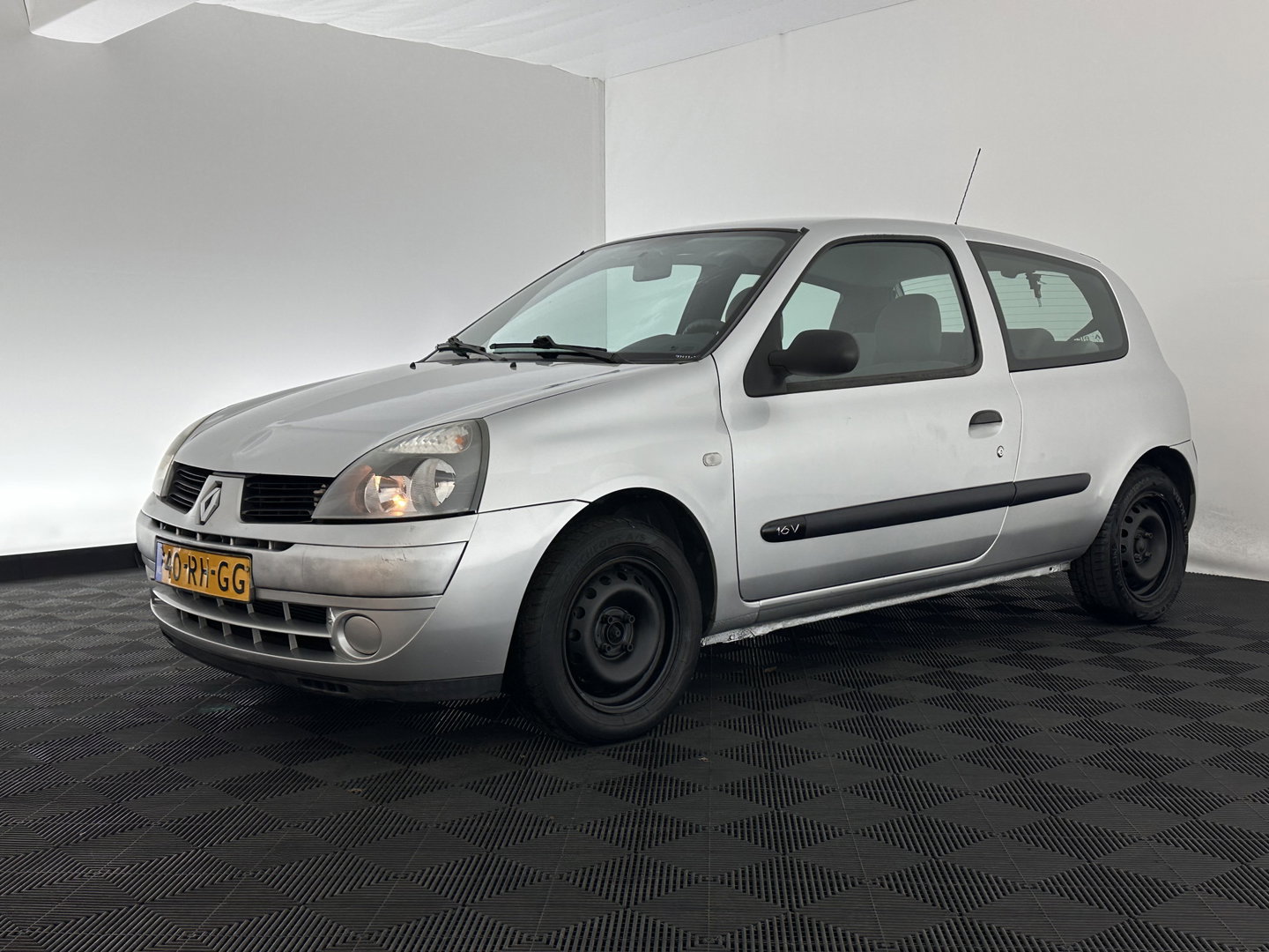Renault Clio 1.2-16V Community *AIRCO | COMFORTS-SEATS | RADIO-CD*