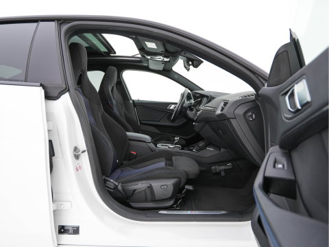 BMW 2 Serie Gran Coupé 220i M-Sportpack Business Edition (INCL-BTW) Aut. *PANO | MICROFIBRE-SPORTSEATS | FULL-LED | DIGI-COCKPIT | CAMERA | NAVI-FULLMAP | HIFI-SOUND | DAB+ | ECC | PDC | CRUISE | CARPLAY | KEYLESS | PRIVACYGLASS | 18"ALU*