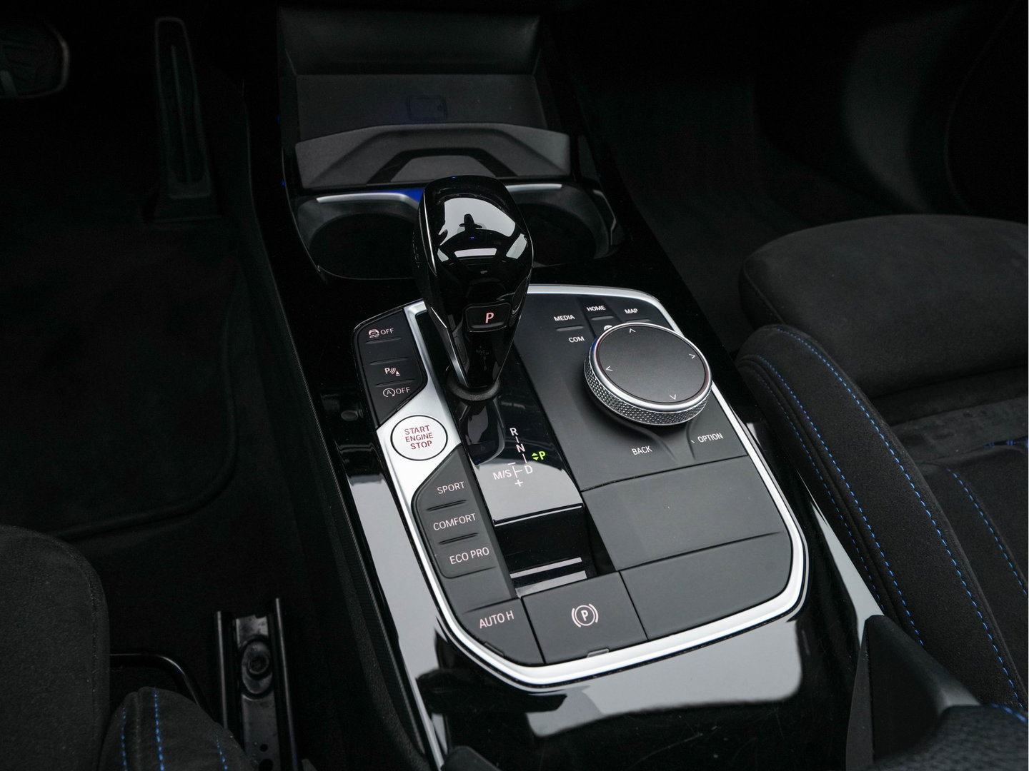 BMW 2 Serie Gran Coupé 220i M-Sportpack Business Edition (INCL-BTW) Aut. *PANO | MICROFIBRE-SPORTSEATS | FULL-LED | DIGI-COCKPIT | CAMERA | NAVI-FULLMAP | HIFI-SOUND | DAB+ | ECC | PDC | CRUISE | CARPLAY | KEYLESS | PRIVACYGLASS | 18"ALU*