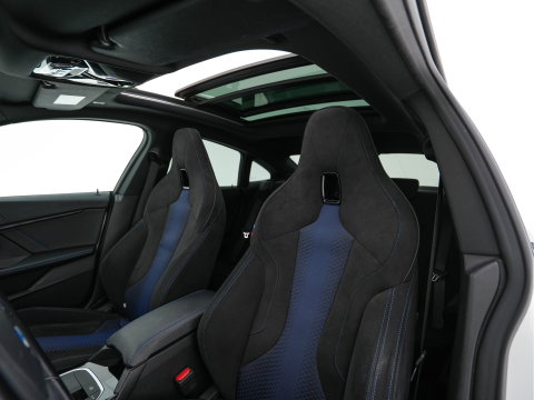 BMW 2 Serie Gran Coupé 220i M-Sportpack Business Edition (INCL-BTW) Aut. *PANO | MICROFIBRE-SPORTSEATS | FULL-LED | DIGI-COCKPIT | CAMERA | NAVI-FULLMAP | HIFI-SOUND | DAB+ | ECC | PDC | CRUISE | CARPLAY | KEYLESS | PRIVACYGLASS | 18"ALU*