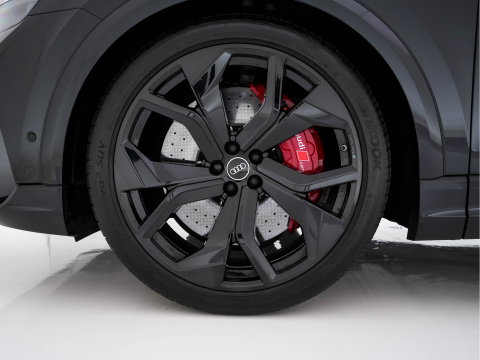 Audi RS Q8 4.0 TFSI Quattro * PANO | MILLTEK-EXHAUST | CERAMIC-BRAKES | CARBON-PACK | LEATHER | MEMORY-PACK | 4-WHEEL-STEERING | AIRSUSPENSION | BANG&OLUFSEN | ADAPTIVE-CRUISE | BLINDSPOT | TOPVIEW | SOFTCLOSE |  ....
