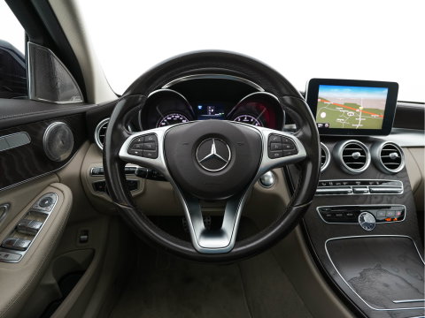 Mercedes-Benz C-Klasse 350 e Lease Edition Aut. *PANO | LUXURY-LEATHER | BURMESTER-AUDIO | FULL-LED | NAVI-FULLMAP | HEATED-SPORTSEATS | CAMERA | AIRMATIC | PRIVACY-GLASS | ECC | CRUISE | KEYLESS | 17''ALU*