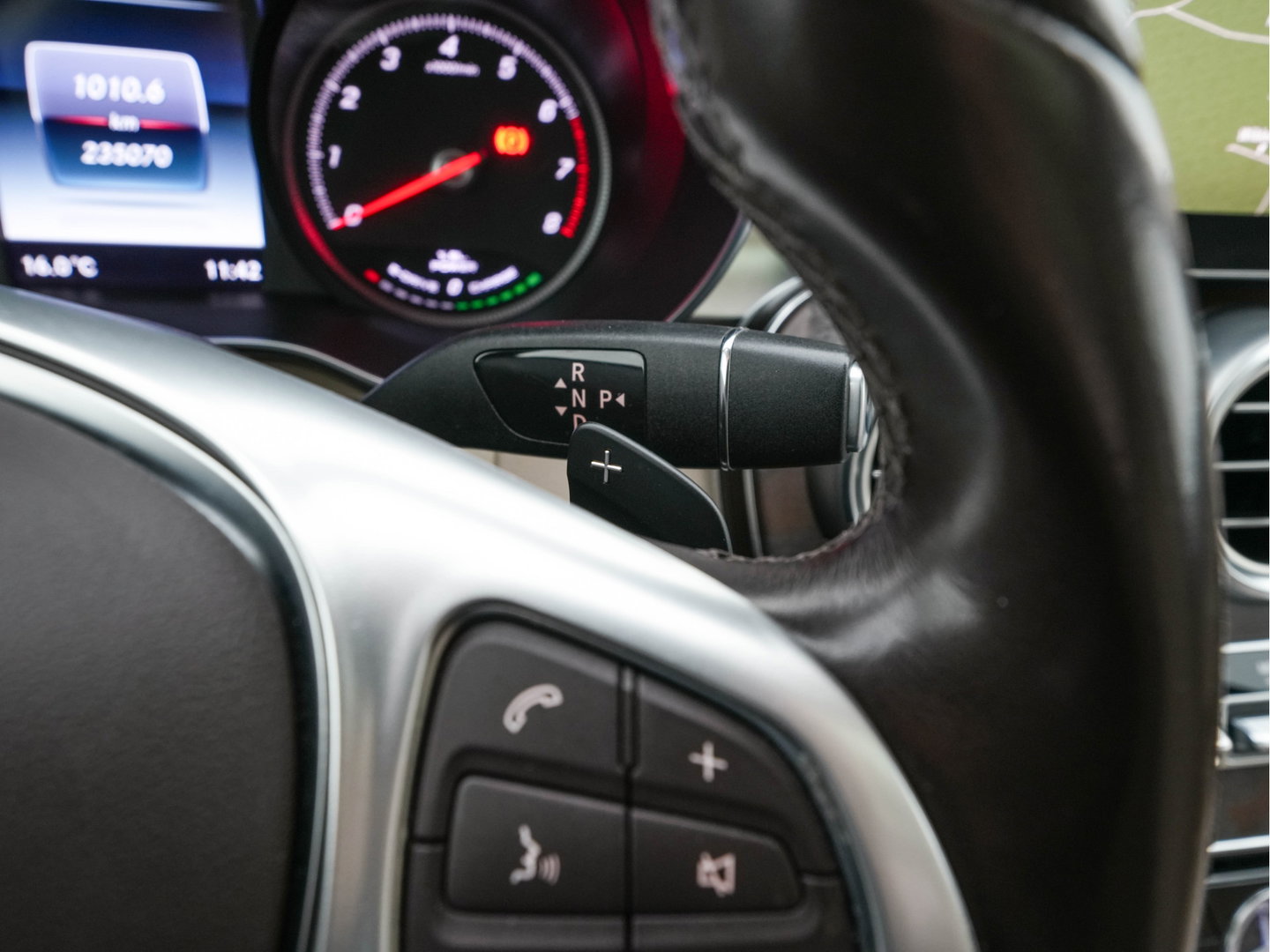 Mercedes-Benz C-Klasse 350 e Lease Edition Aut. *PANO | LUXURY-LEATHER | BURMESTER-AUDIO | FULL-LED | NAVI-FULLMAP | HEATED-SPORTSEATS | CAMERA | AIRMATIC | PRIVACY-GLASS | ECC | CRUISE | KEYLESS | 17''ALU*