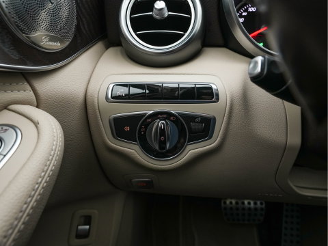 Mercedes-Benz C-Klasse 350 e Lease Edition Aut. *PANO | LUXURY-LEATHER | BURMESTER-AUDIO | FULL-LED | NAVI-FULLMAP | HEATED-SPORTSEATS | CAMERA | AIRMATIC | PRIVACY-GLASS | ECC | CRUISE | KEYLESS | 17''ALU*
