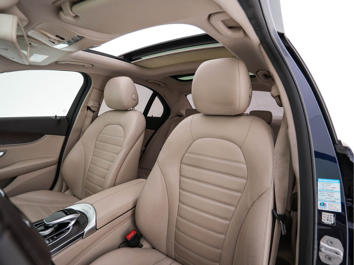 Mercedes-Benz C-Klasse 350 e Lease Edition Aut. *PANO | LUXURY-LEATHER | BURMESTER-AUDIO | FULL-LED | NAVI-FULLMAP | HEATED-SPORTSEATS | CAMERA | AIRMATIC | PRIVACY-GLASS | ECC | CRUISE | KEYLESS | 17''ALU*