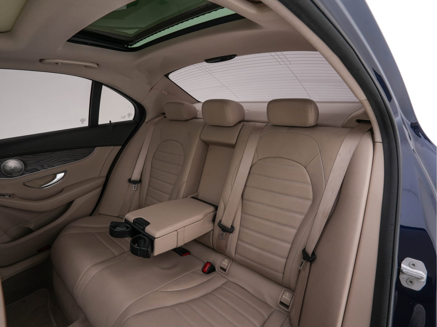 Mercedes-Benz C-Klasse 350 e Lease Edition Aut. *PANO | LUXURY-LEATHER | BURMESTER-AUDIO | FULL-LED | NAVI-FULLMAP | HEATED-SPORTSEATS | CAMERA | AIRMATIC | PRIVACY-GLASS | ECC | CRUISE | KEYLESS | 17''ALU*