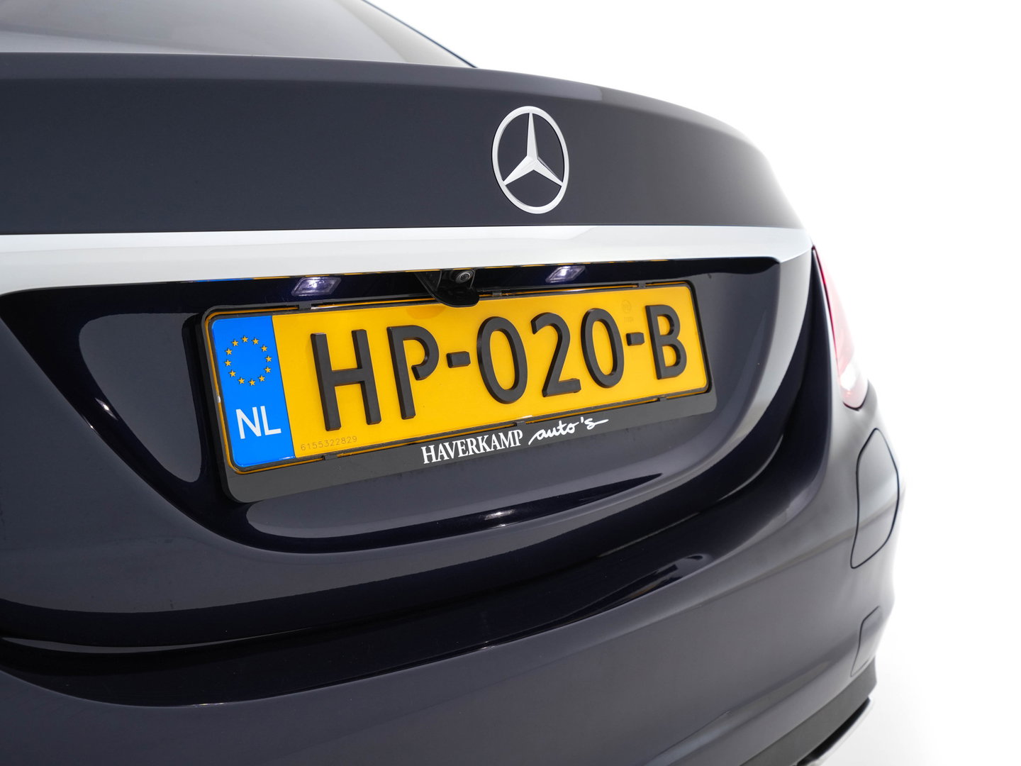 Mercedes-Benz C-Klasse 350 e Lease Edition Aut. *PANO | LUXURY-LEATHER | BURMESTER-AUDIO | FULL-LED | NAVI-FULLMAP | HEATED-SPORTSEATS | CAMERA | AIRMATIC | PRIVACY-GLASS | ECC | CRUISE | KEYLESS | 17''ALU*