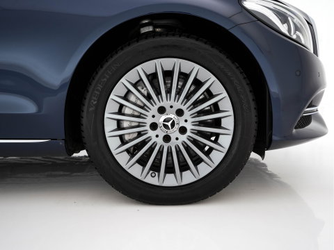 Mercedes-Benz C-Klasse 350 e Lease Edition Aut. *PANO | LUXURY-LEATHER | BURMESTER-AUDIO | FULL-LED | NAVI-FULLMAP | HEATED-SPORTSEATS | CAMERA | AIRMATIC | PRIVACY-GLASS | ECC | CRUISE | KEYLESS | 17''ALU*