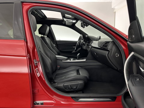 BMW 3 Serie 330D M-Sportpack High Executive Aut. *PANO | LEATHER | XENON | HARMAN/KARDON | MEMORY-PACK | BLINDSPOT | HEATED-SPORTSEATS | CAMERA | DAB | KEYLESS | ECC | HEAD-UP | PDC | ADAPTIVE-CRUISE | SHIFTPADDLES | TOWBAR |  18''ALU