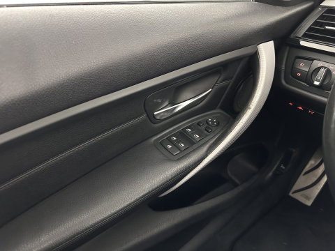 BMW 3 Serie 330D M-Sportpack High Executive Aut. *PANO | LEATHER | XENON | HARMAN/KARDON | MEMORY-PACK | BLINDSPOT | HEATED-SPORTSEATS | CAMERA | DAB | KEYLESS | ECC | HEAD-UP | PDC | ADAPTIVE-CRUISE | SHIFTPADDLES | TOWBAR |  18''ALU