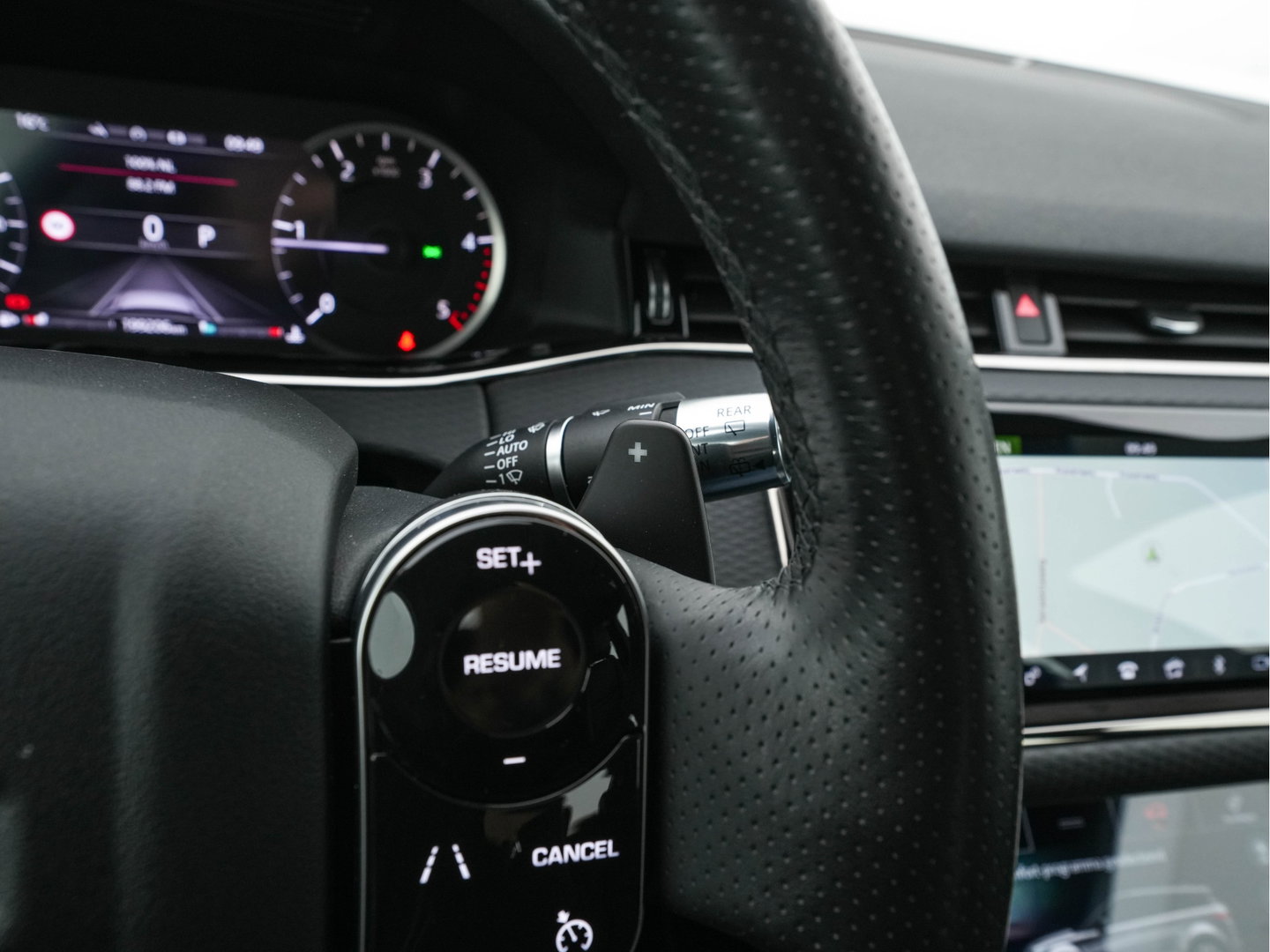 Land Rover Range Rover Evoque 2.0 D180 AWD SE (INCL-BTW) Aut. *LEATHER | FULL-LED | HEATED-COMFORTSEATS | NAVI-FULLMAP | SHIFTPADDLES | CAMERA | ECC | CARPLAY | PDC | CRUISE | 18''ALU*