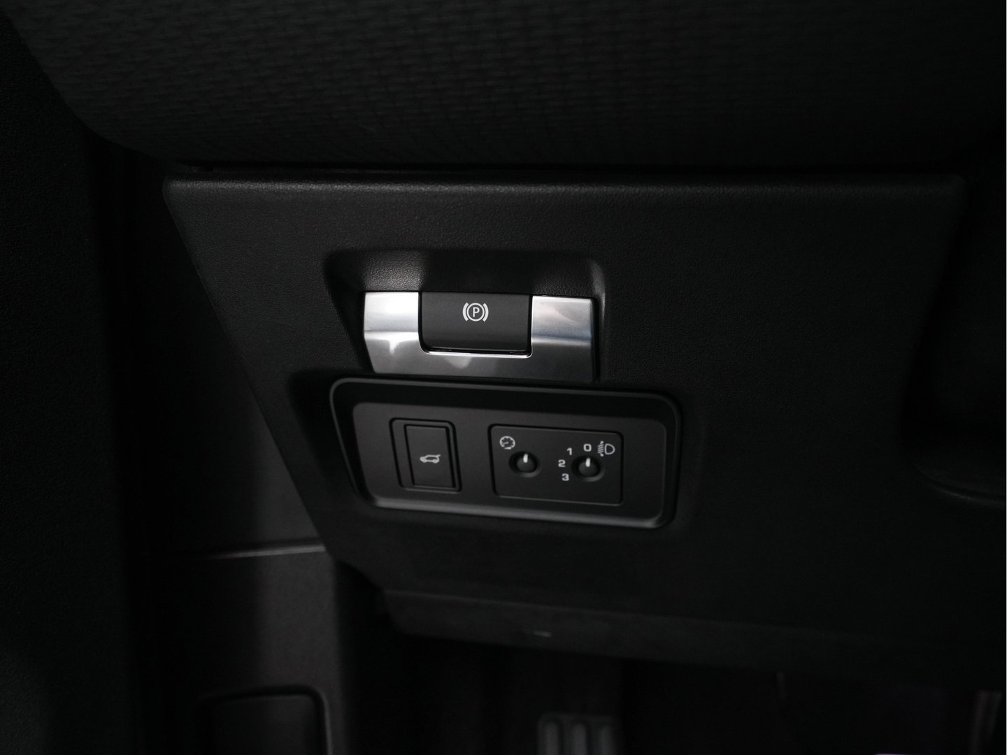 Land Rover Range Rover Evoque 2.0 D180 AWD SE (INCL-BTW) Aut. *LEATHER | FULL-LED | HEATED-COMFORTSEATS | NAVI-FULLMAP | SHIFTPADDLES | CAMERA | ECC | CARPLAY | PDC | CRUISE | 18''ALU*