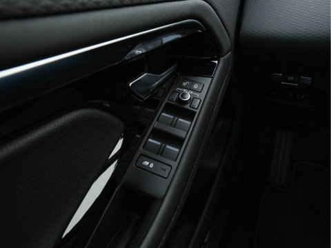 Land Rover Range Rover Evoque 2.0 D180 AWD SE (INCL-BTW) Aut. *LEATHER | FULL-LED | HEATED-COMFORTSEATS | NAVI-FULLMAP | SHIFTPADDLES | CAMERA | ECC | CARPLAY | PDC | CRUISE | 18''ALU*