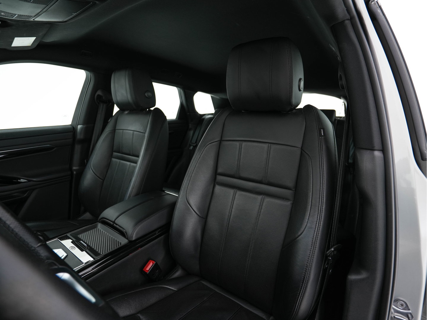 Land Rover Range Rover Evoque 2.0 D180 AWD SE (INCL-BTW) Aut. *LEATHER | FULL-LED | HEATED-COMFORTSEATS | NAVI-FULLMAP | SHIFTPADDLES | CAMERA | ECC | CARPLAY | PDC | CRUISE | 18''ALU*