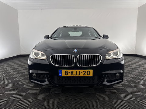 BMW 5 Serie 520i M-Sportpack High Executive Aut. *PANO | LEATHER | XENON | HARMAN/KARDON | HEATED-SPORTSEATS | NAVI-FULLMAP | PRIVACY-GLASS | SHIFTPADDLES | ECC | PDC | CRUISE | 18''ALU*