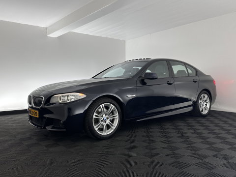 BMW 5 Serie 520i M-Sportpack High Executive Aut. *PANO | LEATHER | XENON | HARMAN/KARDON | HEATED-SPORTSEATS | NAVI-FULLMAP | PRIVACY-GLASS | SHIFTPADDLES | ECC | PDC | CRUISE | 18''ALU*