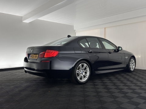 BMW 5 Serie 520i M-Sportpack High Executive Aut. *PANO | LEATHER | XENON | HARMAN/KARDON | HEATED-SPORTSEATS | NAVI-FULLMAP | PRIVACY-GLASS | SHIFTPADDLES | ECC | PDC | CRUISE | 18''ALU*