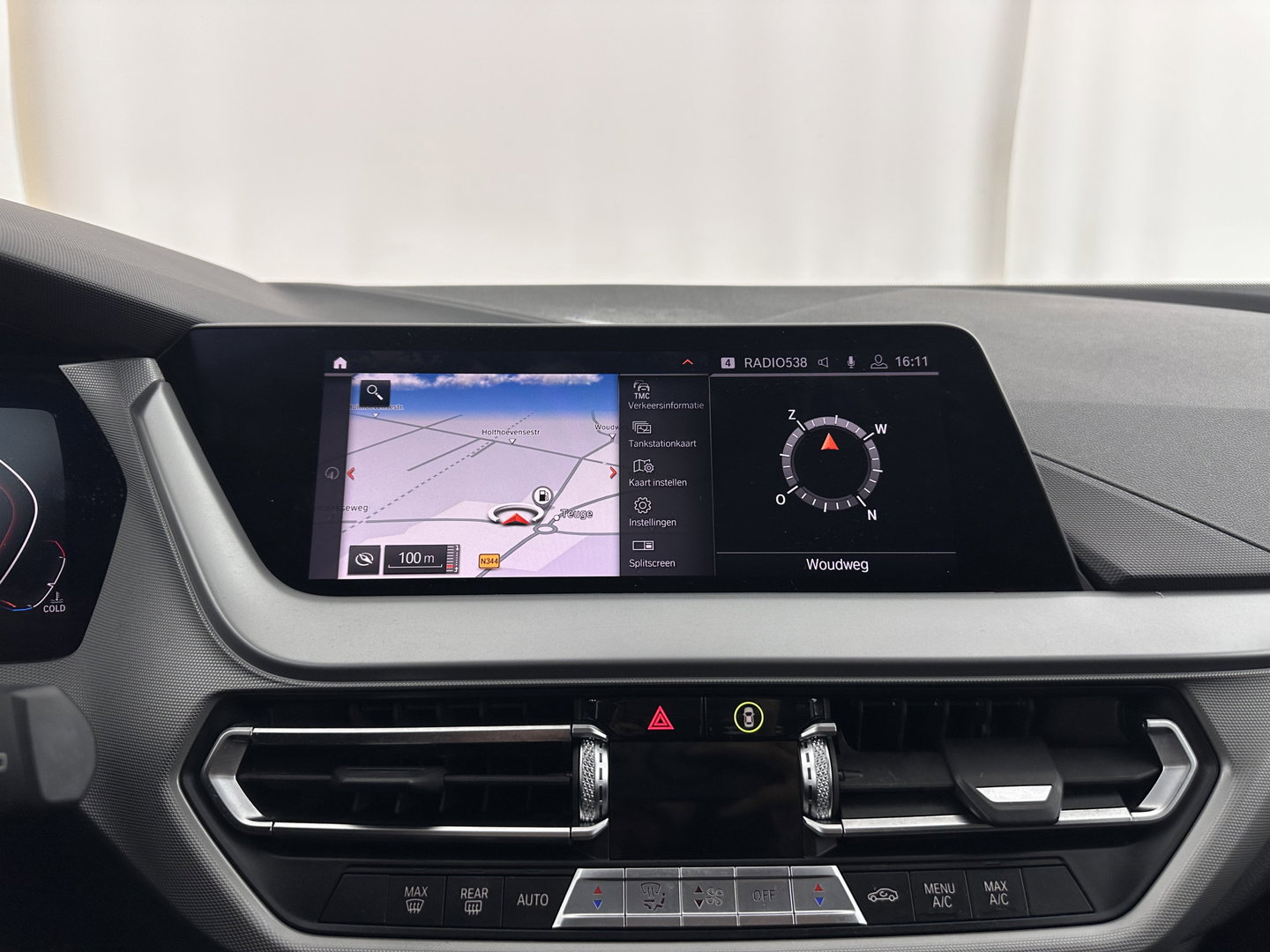 BMW 1-serie 116D Executive Edition *DIGI-COCKPIT | FULL-LED | NAVI-FULLMAP | AMBIENTLIGHT | CRUISE | KEYLESS | PRIVACY-GLASS | ECC | PDC | 16"ALU*