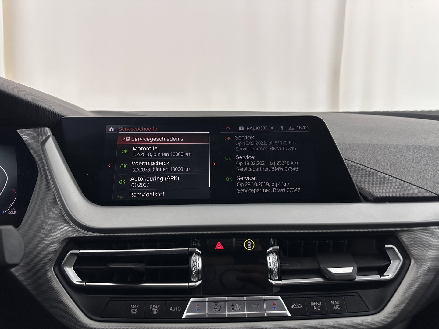 BMW 1-serie 116D Executive Edition *DIGI-COCKPIT | FULL-LED | NAVI-FULLMAP | AMBIENTLIGHT | CRUISE | KEYLESS | PRIVACY-GLASS | ECC | PDC | 16"ALU*