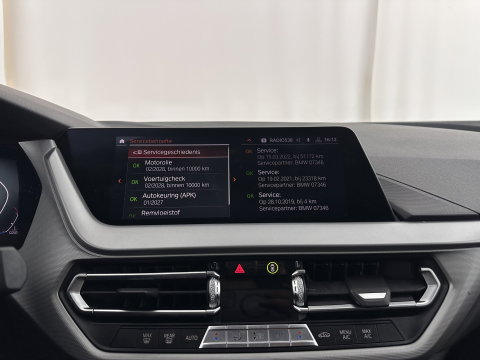 BMW 1-serie 116D Executive Edition *DIGI-COCKPIT | FULL-LED | NAVI-FULLMAP | AMBIENTLIGHT | CRUISE | KEYLESS | PRIVACY-GLASS | ECC | PDC | 16"ALU*