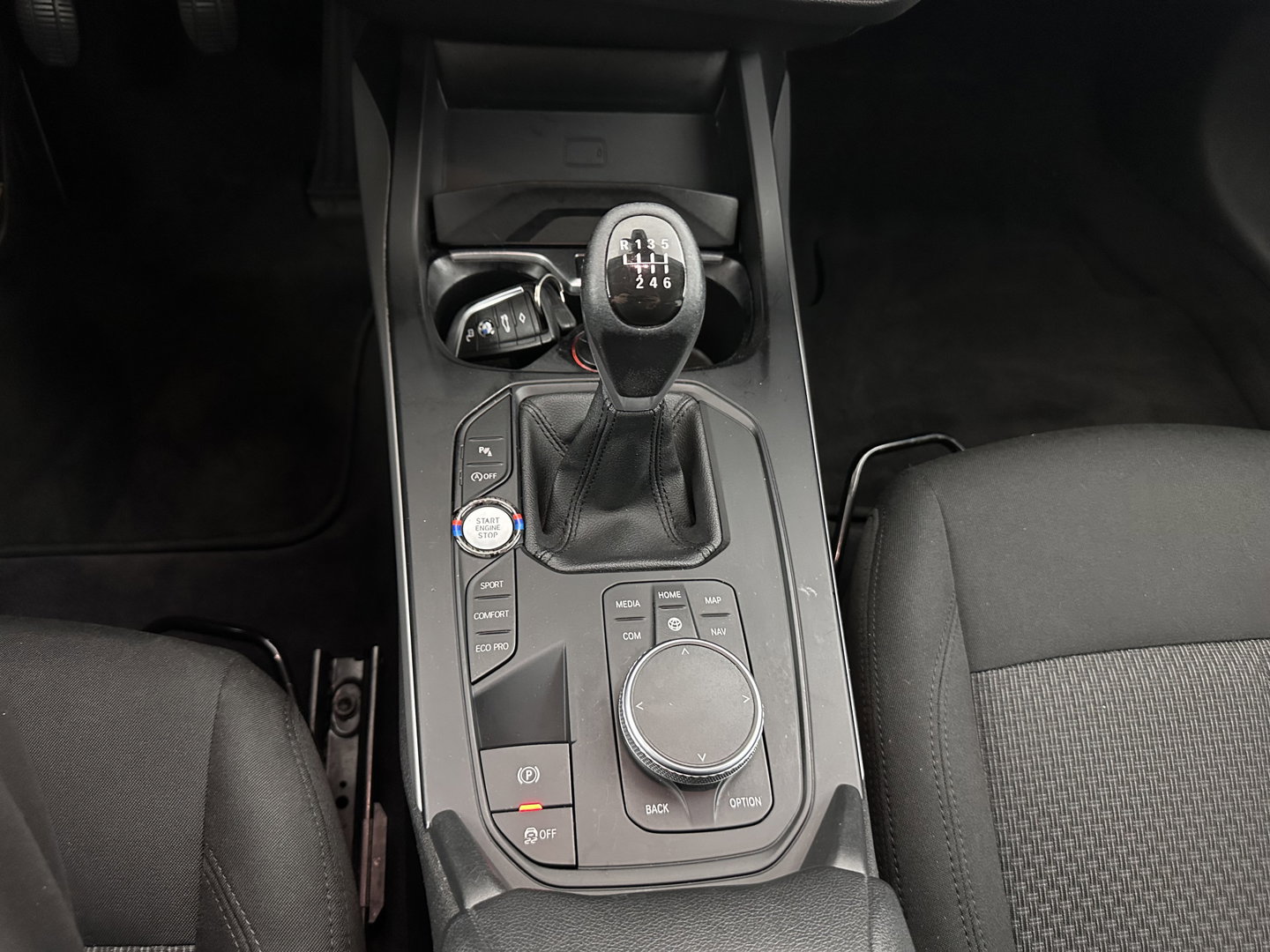 BMW 1-serie 116D Executive Edition *DIGI-COCKPIT | FULL-LED | NAVI-FULLMAP | AMBIENTLIGHT | CRUISE | KEYLESS | PRIVACY-GLASS | ECC | PDC | 16"ALU*