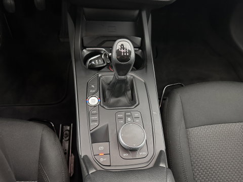 BMW 1-serie 116D Executive Edition *DIGI-COCKPIT | FULL-LED | NAVI-FULLMAP | AMBIENTLIGHT | CRUISE | KEYLESS | PRIVACY-GLASS | ECC | PDC | 16"ALU*