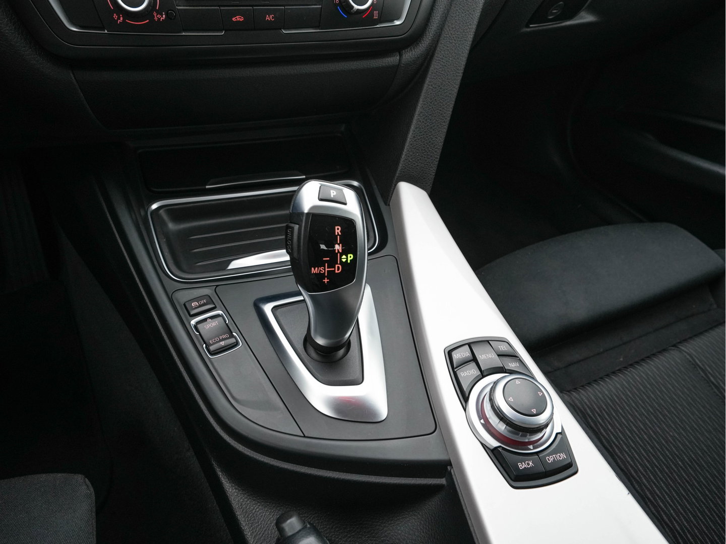 BMW 3 Serie Touring 316i Business Aut. *NAVI-FULLMAP | SPORTSEATS | AIRCO | CRUISE | 18''ALU*