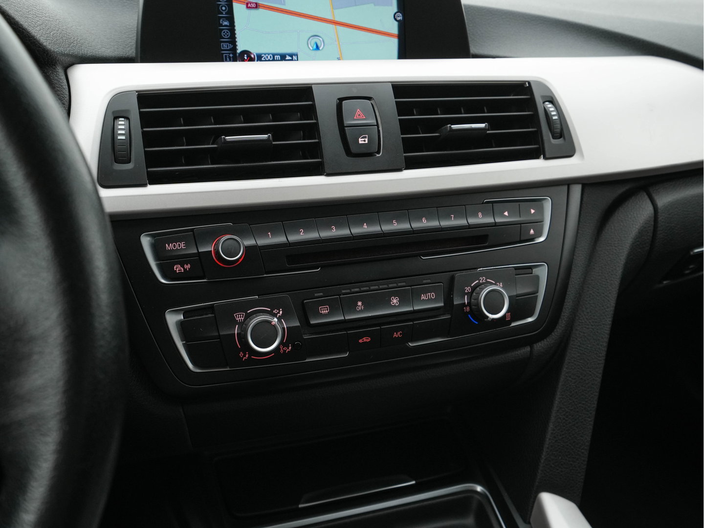 BMW 3 Serie Touring 316i Business Aut. *NAVI-FULLMAP | SPORTSEATS | AIRCO | CRUISE | 18''ALU*