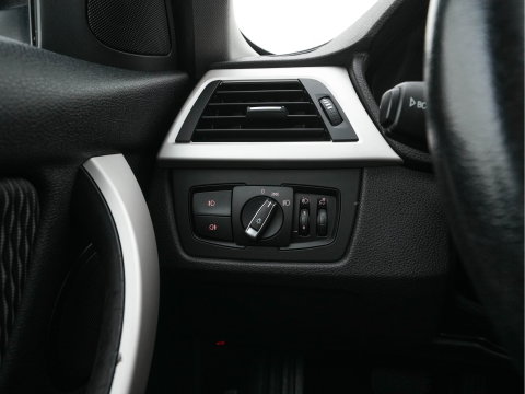 BMW 3 Serie Touring 316i Business Aut. *NAVI-FULLMAP | SPORTSEATS | AIRCO | CRUISE | 18''ALU*