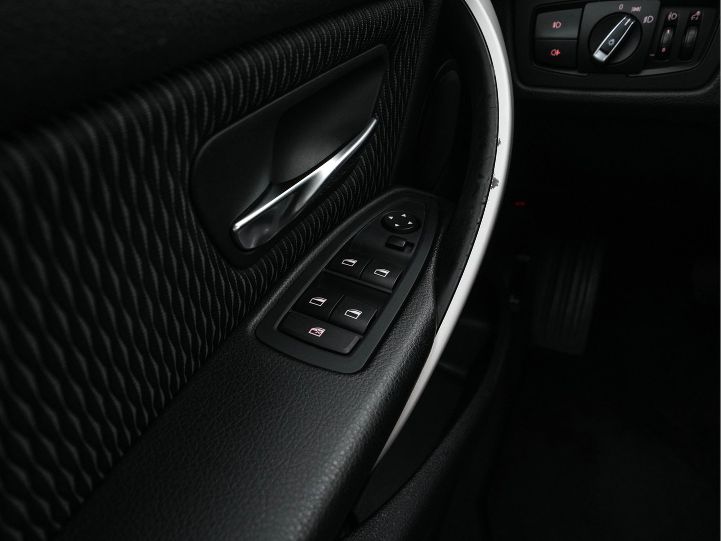BMW 3 Serie Touring 316i Business Aut. *NAVI-FULLMAP | SPORTSEATS | AIRCO | CRUISE | 18''ALU*