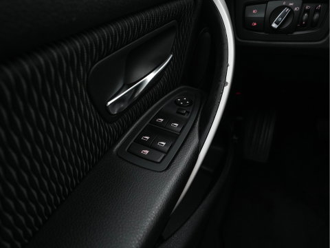 BMW 3 Serie Touring 316i Business Aut. *NAVI-FULLMAP | SPORTSEATS | AIRCO | CRUISE | 18''ALU*