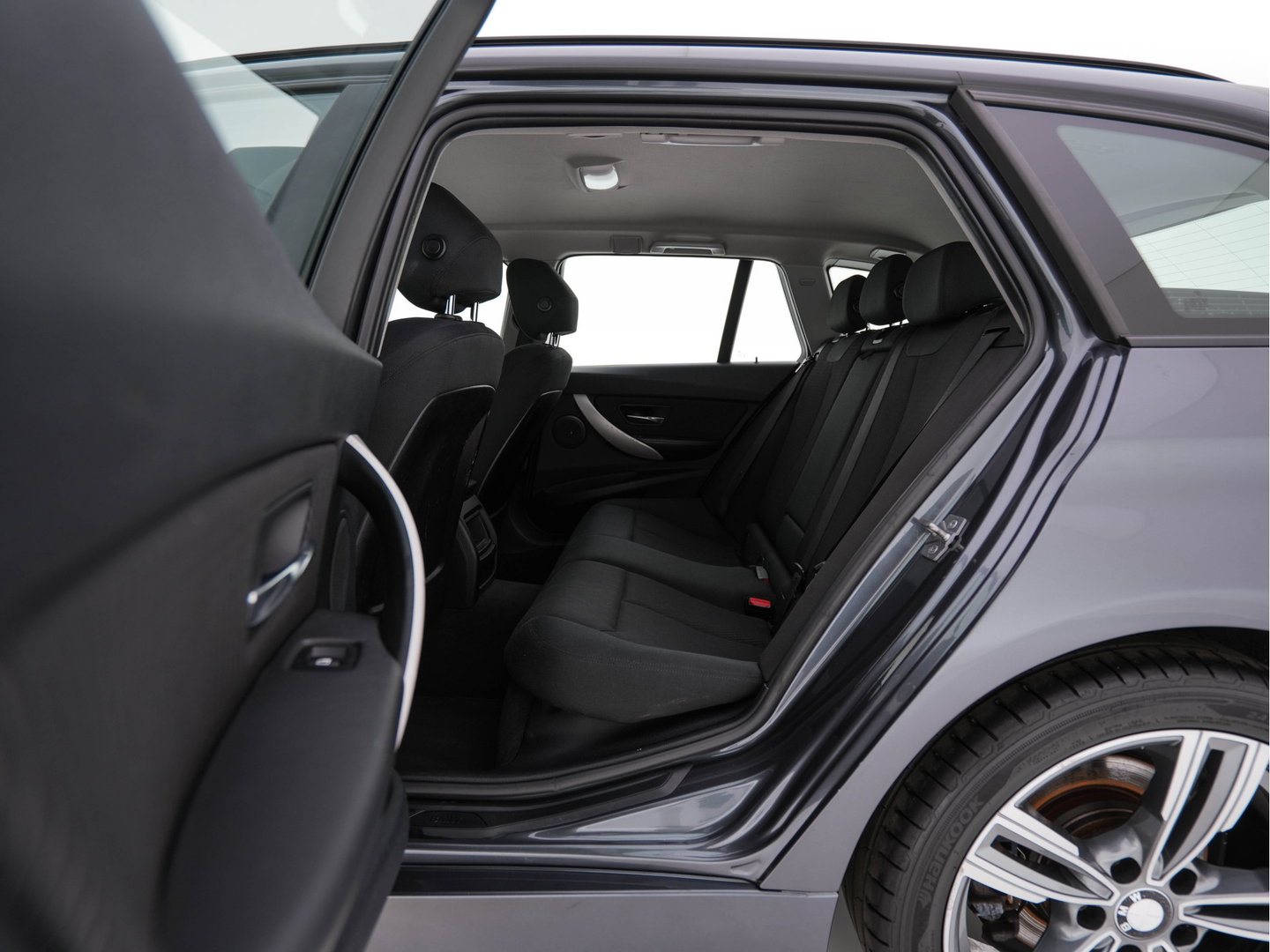BMW 3 Serie Touring 316i Business Aut. *NAVI-FULLMAP | SPORTSEATS | AIRCO | CRUISE | 18''ALU*