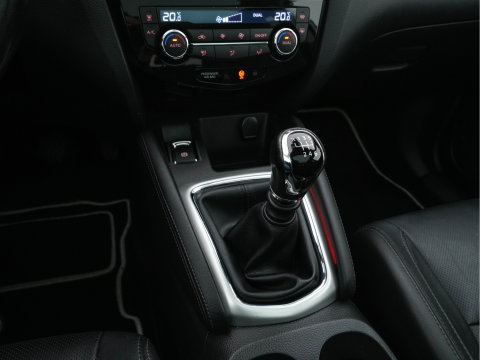 Nissan QASHQAI 1.2 Tekna *PANO | LEATHER | TOPVIEW | BLINDSPOT | LED-LIGHTS | NAVI-FULLMAP | HEATED-COMFORTSEATS | KEYLESS | DAB+ | PRIVACY-GLASS | ECC | AMBIENTLIGHT | LANE-ASSIST | PDC | TOWBAR | 19''ALU*