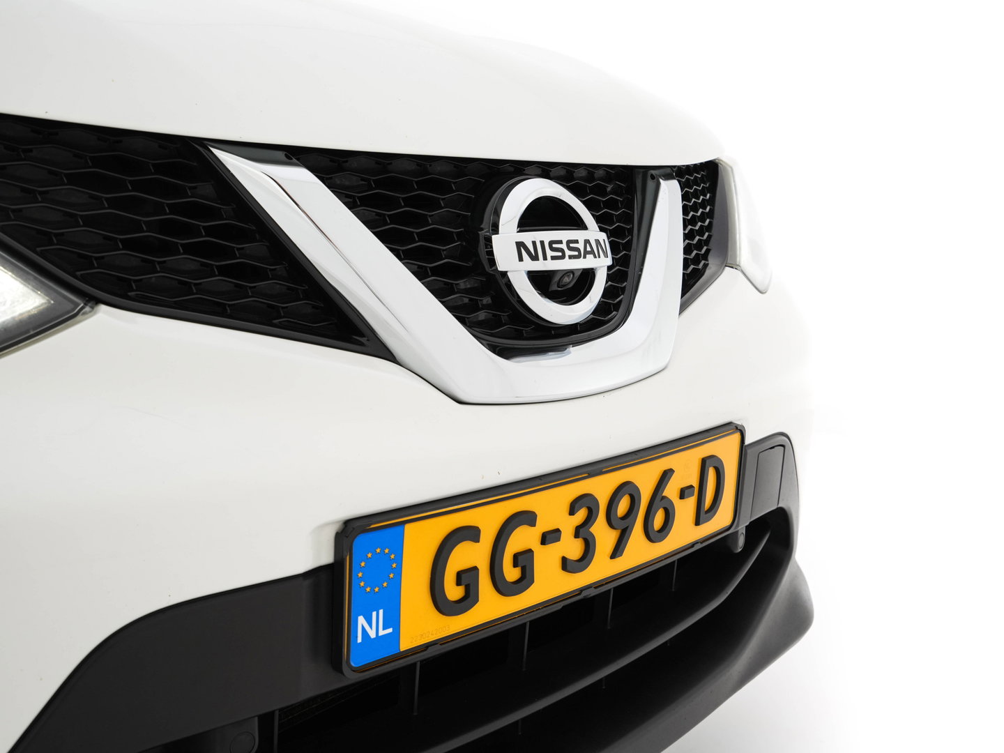 Nissan QASHQAI 1.2 Tekna *PANO | LEATHER | TOPVIEW | BLINDSPOT | LED-LIGHTS | NAVI-FULLMAP | HEATED-COMFORTSEATS | KEYLESS | DAB+ | PRIVACY-GLASS | ECC | AMBIENTLIGHT | LANE-ASSIST | PDC | TOWBAR | 19''ALU*