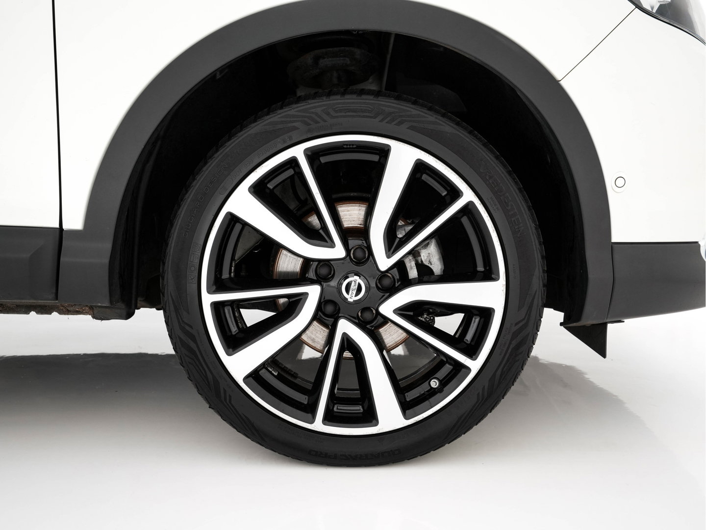 Nissan QASHQAI 1.2 Tekna *PANO | LEATHER | TOPVIEW | BLINDSPOT | LED-LIGHTS | NAVI-FULLMAP | HEATED-COMFORTSEATS | KEYLESS | DAB+ | PRIVACY-GLASS | ECC | AMBIENTLIGHT | LANE-ASSIST | PDC | TOWBAR | 19''ALU*