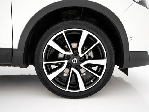 Nissan QASHQAI 1.2 Tekna *PANO | LEATHER | TOPVIEW | BLINDSPOT | LED-LIGHTS | NAVI-FULLMAP | HEATED-COMFORTSEATS | KEYLESS | DAB+ | PRIVACY-GLASS | ECC | AMBIENTLIGHT | LANE-ASSIST | PDC | TOWBAR | 19''ALU*