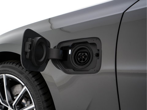 BMW 3-serie 330e eDrive Edition (Plug-In) (INCL-BTW) Aut. *LEATHER | FULL-LED | DIGI-COCKPIT | HEATED-SPORTSEATS | PRIVACYGLASS | AMBIENTLIGHT | DAB | NAVI-FULLMAP | ECC | CARPLAY | PDC | CRUI/SE | 18''ALU*