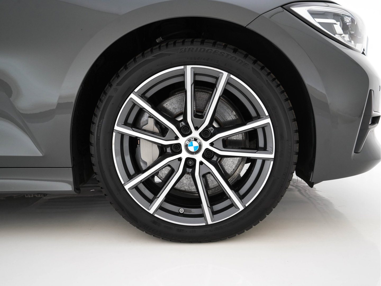 BMW 3-serie 330e eDrive Edition (Plug-In) (INCL-BTW) Aut. *LEATHER | FULL-LED | DIGI-COCKPIT | HEATED-SPORTSEATS | PRIVACYGLASS | AMBIENTLIGHT | DAB | NAVI-FULLMAP | ECC | CARPLAY | PDC | CRUI/SE | 18''ALU*