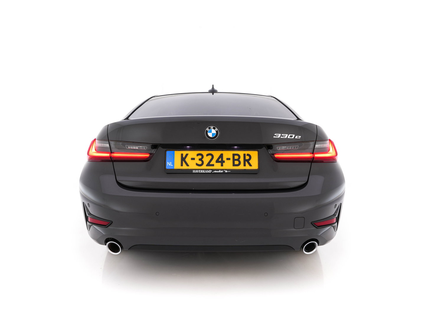 BMW 3-serie 330e eDrive Edition (Plug-In) (INCL-BTW) Aut. *LEATHER | FULL-LED | DIGI-COCKPIT | HEATED-SPORTSEATS | PRIVACYGLASS | AMBIENTLIGHT | DAB | NAVI-FULLMAP | ECC | CARPLAY | PDC | CRUI/SE | 18''ALU*