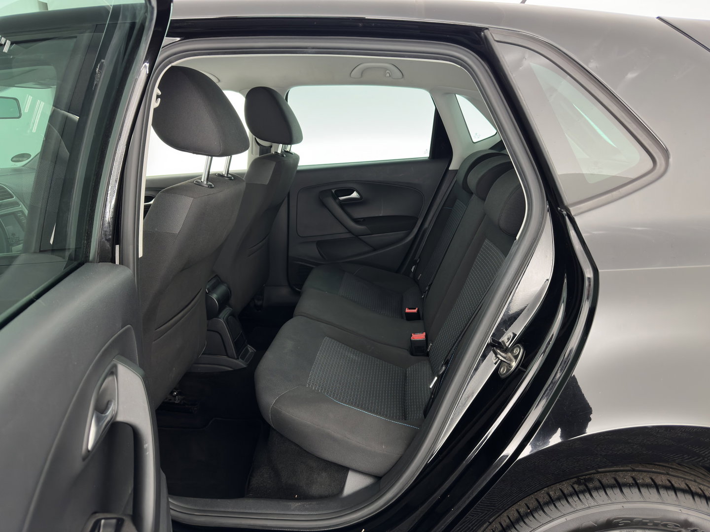 Volkswagen Polo 1.4 TDI Business Edition ( ⚠️ ) *NAVI-FULLMAP | AIRCO | CRUISE | PDC | CARPLAY | COMFORTSEATS |  PRIVACY-GLASS  | 15''ALU*