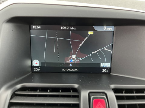Volvo XC60 2.0 D3 FWD Momentum *LEATHER | NAVI-FULLMAP | COMFORTSEATS | ECC | PDC | CRUISE | PRIVACYGLASS | TOWBAR | 17''ALU*
