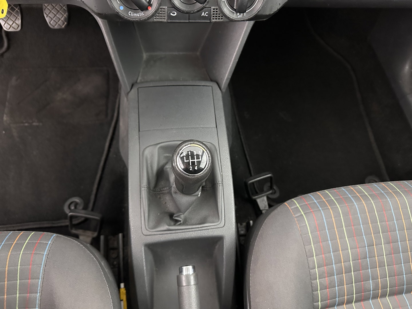 Volkswagen Polo 1.2 Optive motor not running well *AIRCO | RADIO | COMFORTSEATS | 17''ALU*
