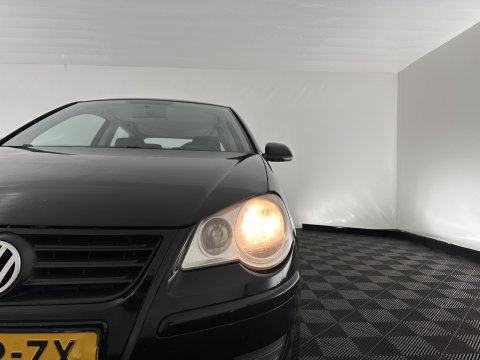 Volkswagen Polo 1.2 Optive motor not running well *AIRCO | RADIO | COMFORTSEATS | 17''ALU*