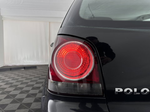 Volkswagen Polo 1.2 Optive motor not running well *AIRCO | RADIO | COMFORTSEATS | 17''ALU*