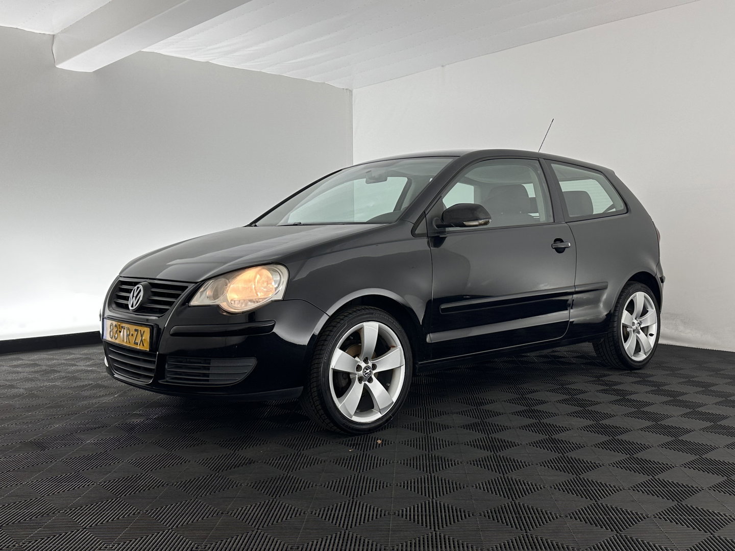 Volkswagen Polo 1.2 Optive motor not running well *AIRCO | RADIO | COMFORTSEATS | 17''ALU*