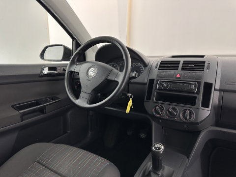 Volkswagen Polo 1.2 Optive motor not running well *AIRCO | RADIO | COMFORTSEATS | 17''ALU*