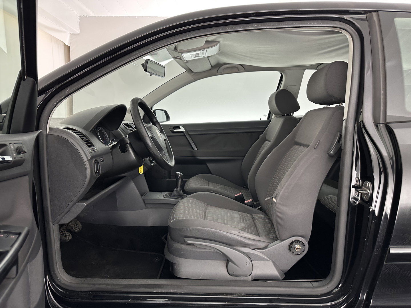 Volkswagen Polo 1.2 Optive motor not running well *AIRCO | RADIO | COMFORTSEATS | 17''ALU*