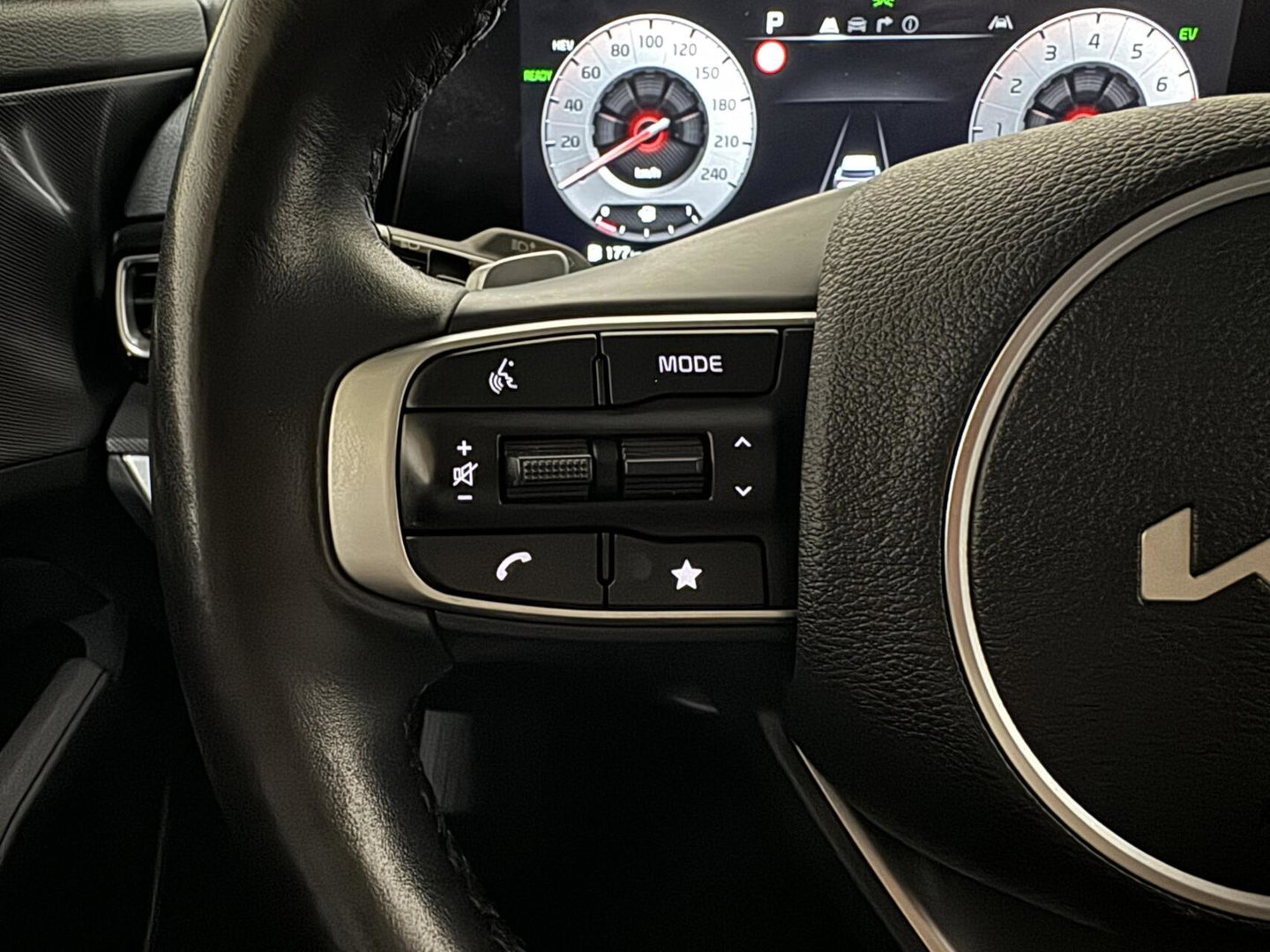 Kia Sportage 1.6 T-GDi Plug-in Hybrid AWD Pano 360° Carplay Trekh. ACC