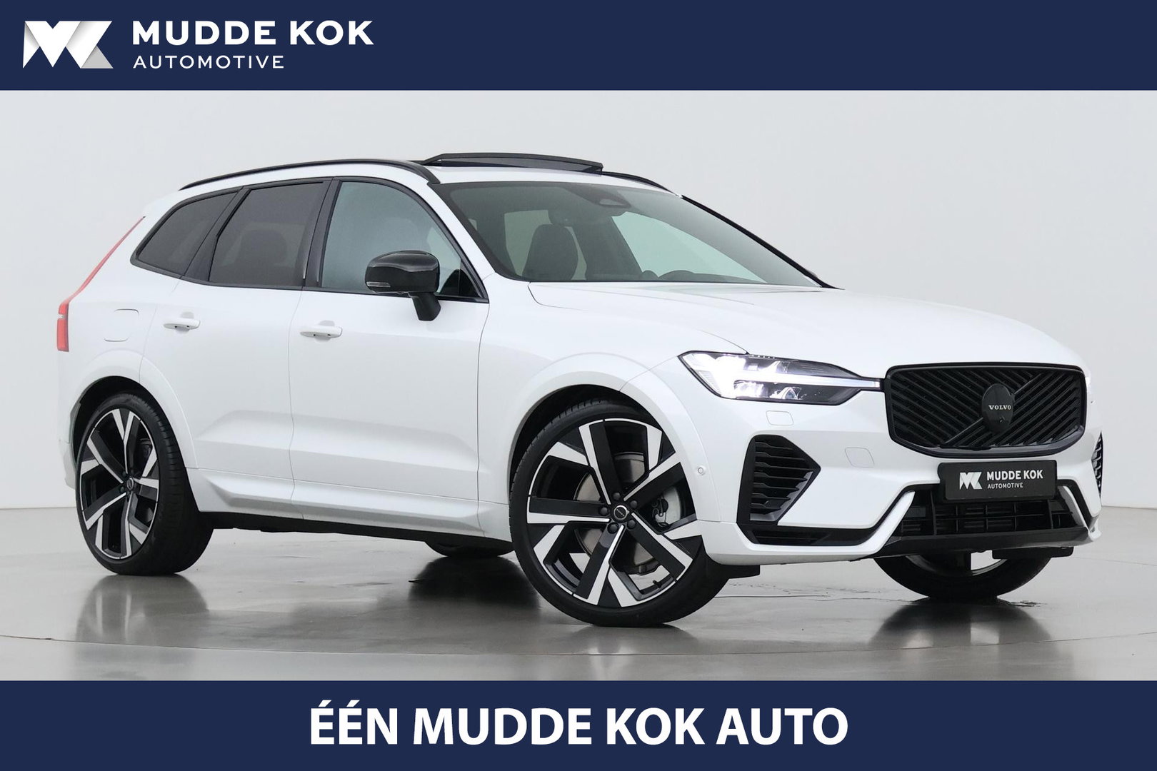 Volvo XC60 T6 Ultra Black Edition | 22 Inch | Luchtvering | Bowers & Wilkins | 360° Camera | Stoelventilatie