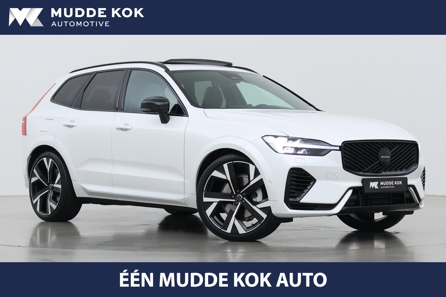 Volvo XC60 T6 Ultra Black Edition | 22 Inch | Luchtvering | Bowers & Wilkins | 360° Camera | Stoelventilatie